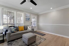 Living area - The Shell: Walk-to-Beach Retreat (Long Beach)