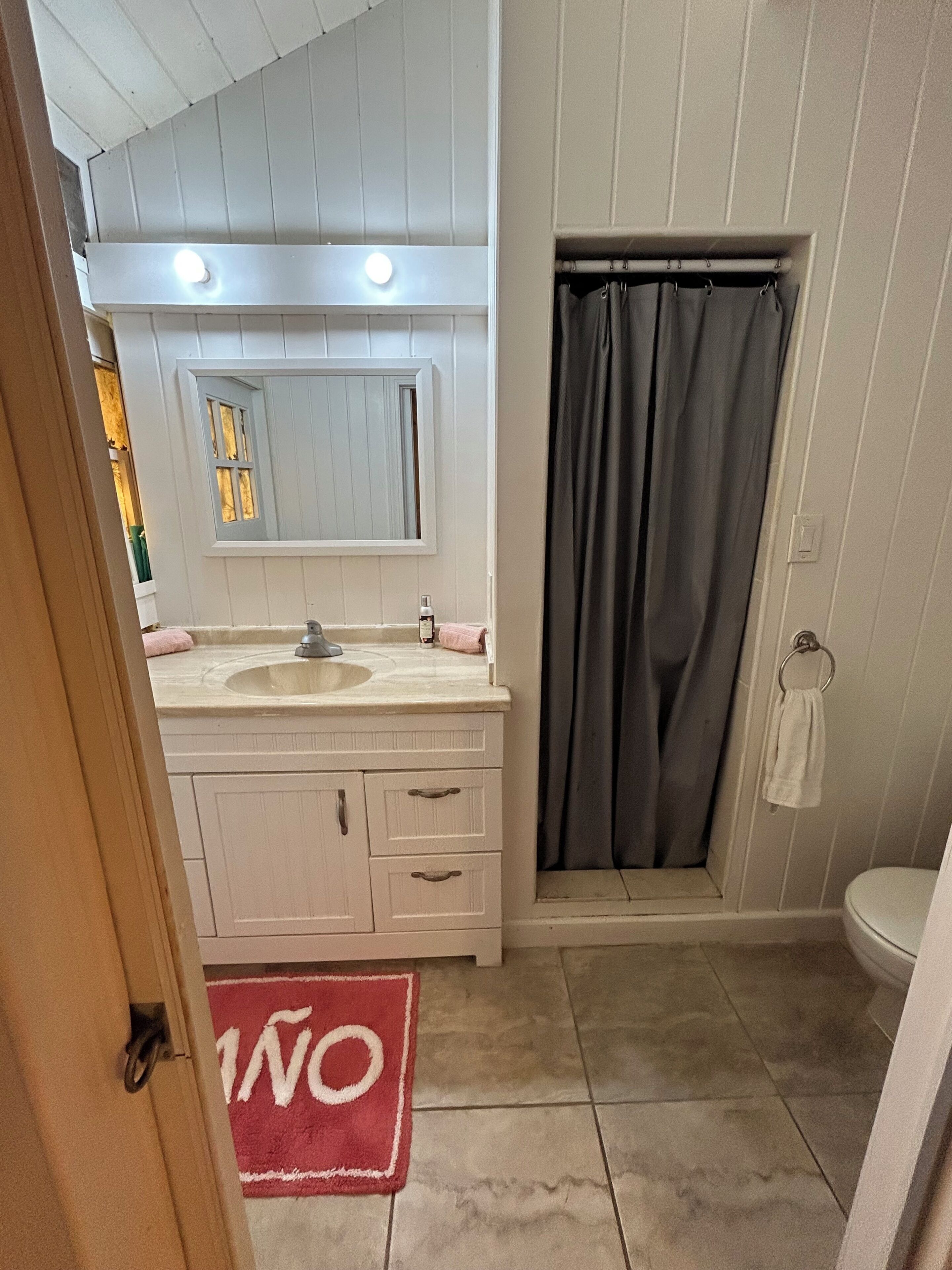 Shower, towels
