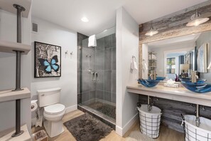 Shower, hair dryer, towels - NEW! Premium Unit 2502 - 2BR - Zephyr Mountain Lodge (Winter Park)