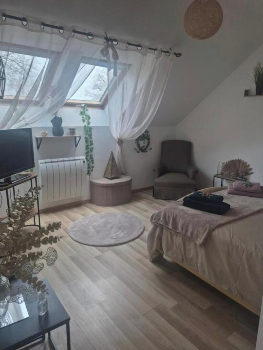 1 slaapkamer, een strijkplank/strijkijzer, wifi, beddengoed