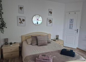 1 bedroom, iron/ironing board, WiFi, bed sheets