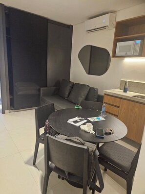 Luokittelematon kuva, 2 kautta 24, painike