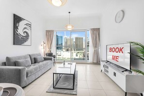 TV - Free housekeeping visits during your stay - StayShort - Stunning 1 Bed in Business Bay that Sleeps 4 with Burj Views (Business Bay)