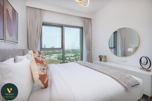 Luxury Apartment, Balcony, City View - Vogue | Downtown with Direct Access to Dubai Mall (Dubai)