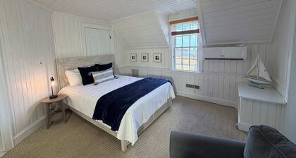 05-Sailing Suite at The Castle Inn