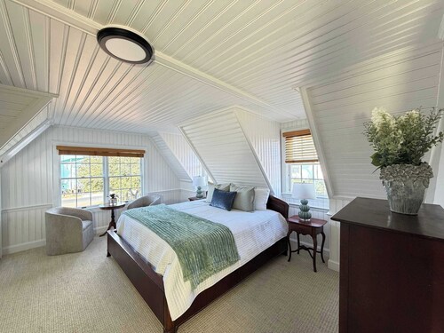 06-Harbor Suite at The Castle Inn