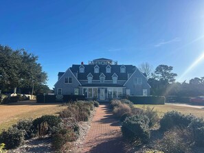 Unclassified image, 3 of 14, button