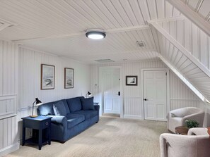 Unclassified image, 5 of 11, button