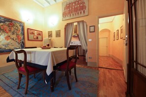 Dining - Apartments Florence- Classic Tornabuoni (Florence)