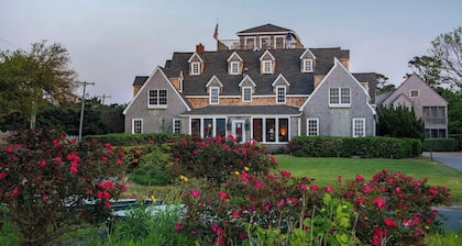 04-The Seashell Suite at The Castle Inn