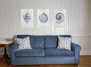 Unclassified image, 2 of 13, button