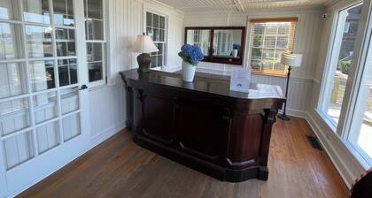 11-Sea Glass Suite at The Castle Inn