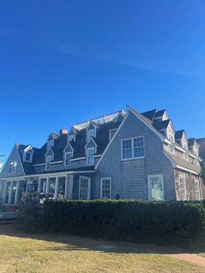 Unclassified image, 5 of 14, button