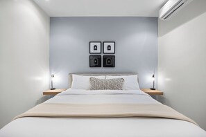 5 bedrooms, Internet, bed sheets - Penthouse at Santurce La Placita Hotel - San Juan (Saint John)