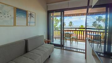 Basic Apartment | Living area