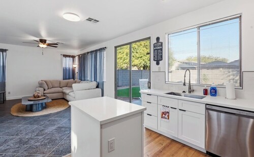 3-bedroom house in fantastic Chandler with cool AC