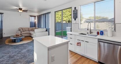 3-bedroom house in fantastic Chandler with cool AC