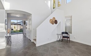 Interior - 3-bedroom house in fantastic Chandler with cool AC (Chandler)