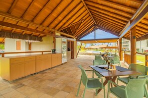 Basic Apartment | Outdoor dining - Carneiros Atlantico #4309 Oceanfront by Carpediem (Tamandaré)