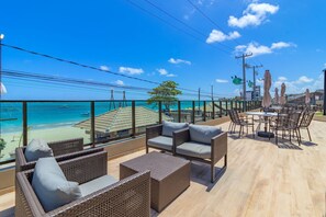 Basic Apartment | Tempat makan luar