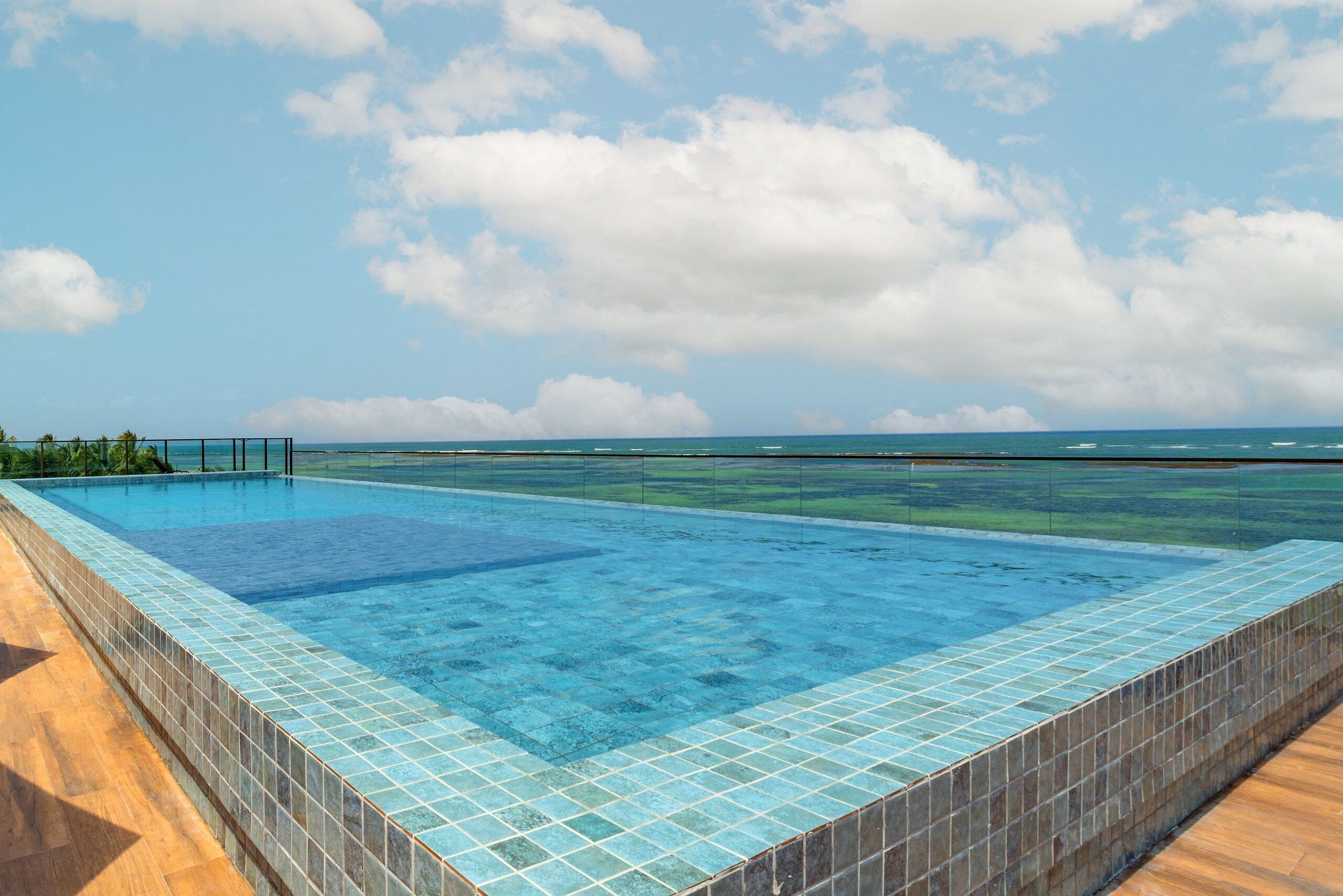 Basic Apartment | Kolam renang