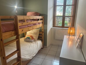 2 bedrooms, iron/ironing board, WiFi, bed sheets - Pleasant and bright T3 in the heart of Luchon (Bagnères-de-Luchon)