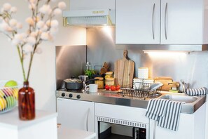 Studio, Non Smoking | Private kitchen