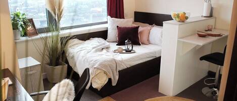 Estudio, para no fumadores | Cortinas blackout, tabla de planchar con plancha y wifi gratis