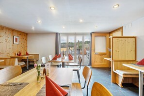 Unclassified image, 3 of 14, button - Speckhuisli – Mettmablick Comfort Room with Balcony, Breakfast, Sauna & Mountain View (Grafenhausen)