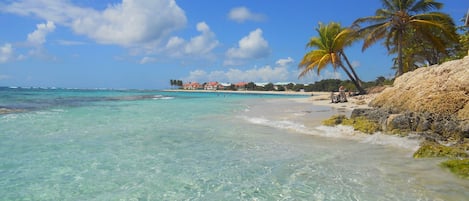 Plage à proximité, chaise longue