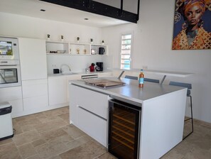 Fridge, microwave, oven, stovetop - VILLA with swimming pool in Saint-François, Grand-Terre 3 Bedrooms / 3 bathrooms (Saint-François)