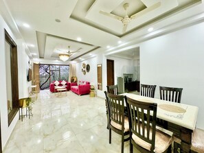 Dining - Forest Vistas: Luxury Vasant Kunj Gem 2 (New Delhi)