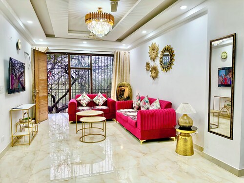 Forest Vistas: Luxury Vasant Kunj Gem 2
