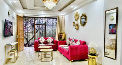 Forest Vistas: Luxury Vasant Kunj Gem 2