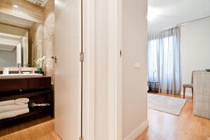 Interior - Stylish Flat Steps from Retiro (Madrid)