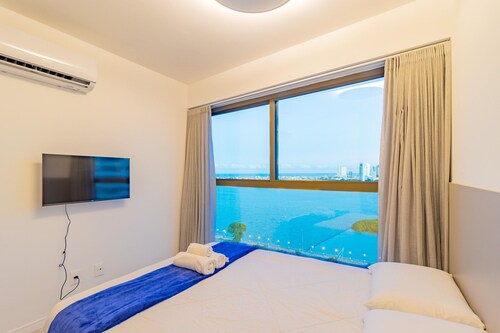 Parque do Cais #1210 - Apt With a View by Carpediem