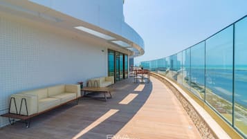 Basic Apartment | Terrace/patio