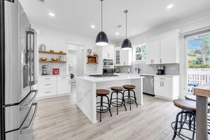Fridge, microwave, oven, stovetop - ⭐4 Bikes - 30A Luxury Home with Balconies - Seapointe Serenity⭐ (Santa Rosa Beach)