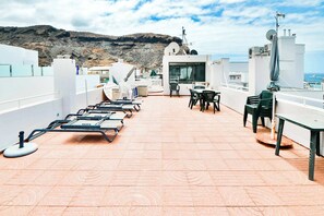 Outdoor dining - Casa Arno - Lovely Modern Apartment In Puerto De Mogan (Lomo Quiebre)