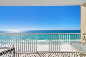 Property grounds - 🌴Beach Front-5 Pools+3 Hot Tubs-Majestic Beach Towers 1-1415🌴 (Panama City Beach)