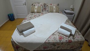 3 slaapkamers, een kluis op de kamer, een strijkplank/strijkijzer