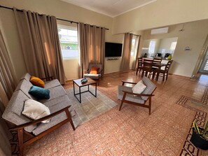 Smart TV - Casa Trini Central Curaçao | 3BR + AC + Parking (Willemstad)