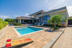 Outdoor pool - Luxury 5 BR/4.5BATH, Private Pool, Golf/Ocean View (Noord)