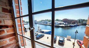 صورة غير مصنفة، 2 من 26، زرّ