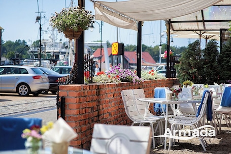 Restaurante al aire libre. Armada Hotel