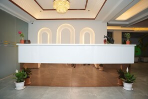 Deluxe Double Room, City View | Lobby