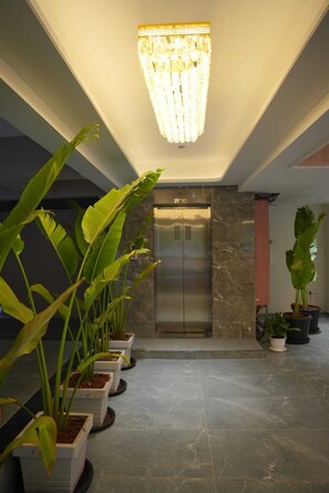 Elevator - Hotel Wow stay - Balewadi Pune (Pune)