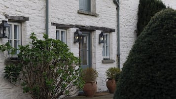 Cottage | Exterior detail