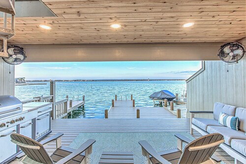 Lakefront LBJ Escape - Boat Slip & Sleeps 8