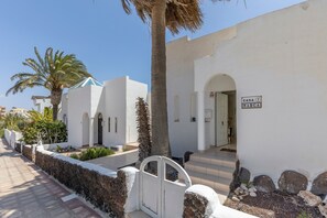 Exterior - Vacation Home 'Casa Marga - A Romantic Villa' with Sea View, Private Terrace and Wi-Fi (Costa Calma)